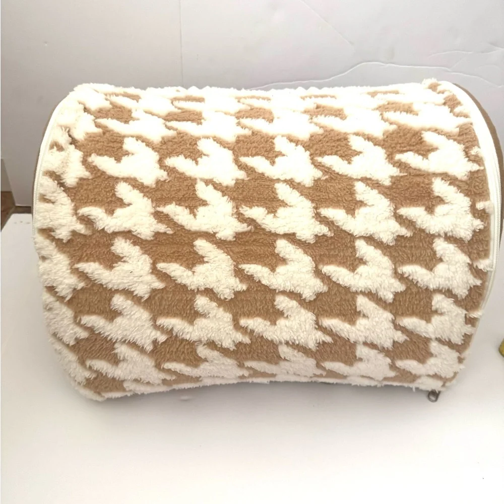 Cozy Dog House Sm NEW